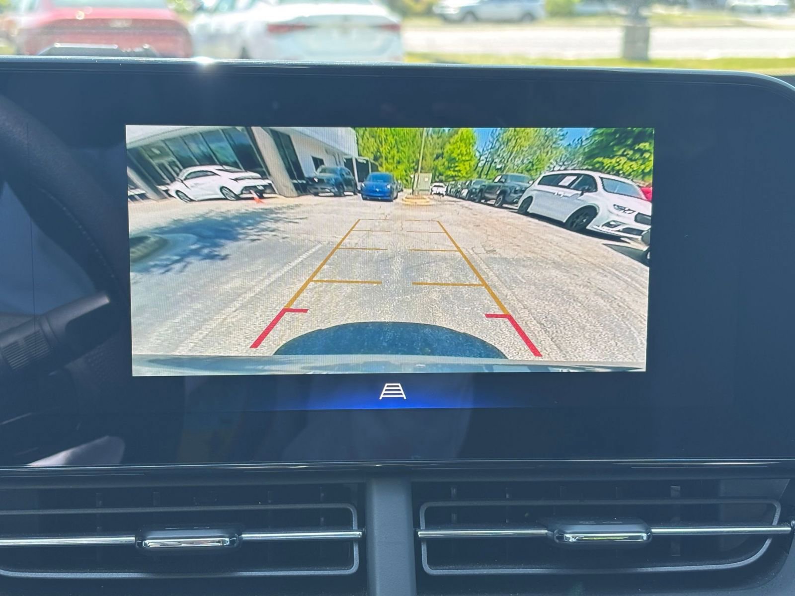 Used 2025 Chevrolet Trax LT FWD image 24