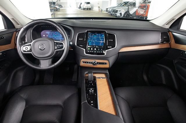 Used 2024 Volvo XC90 T8 Plus w/ Protection Package Premier AWD/4WD image 7