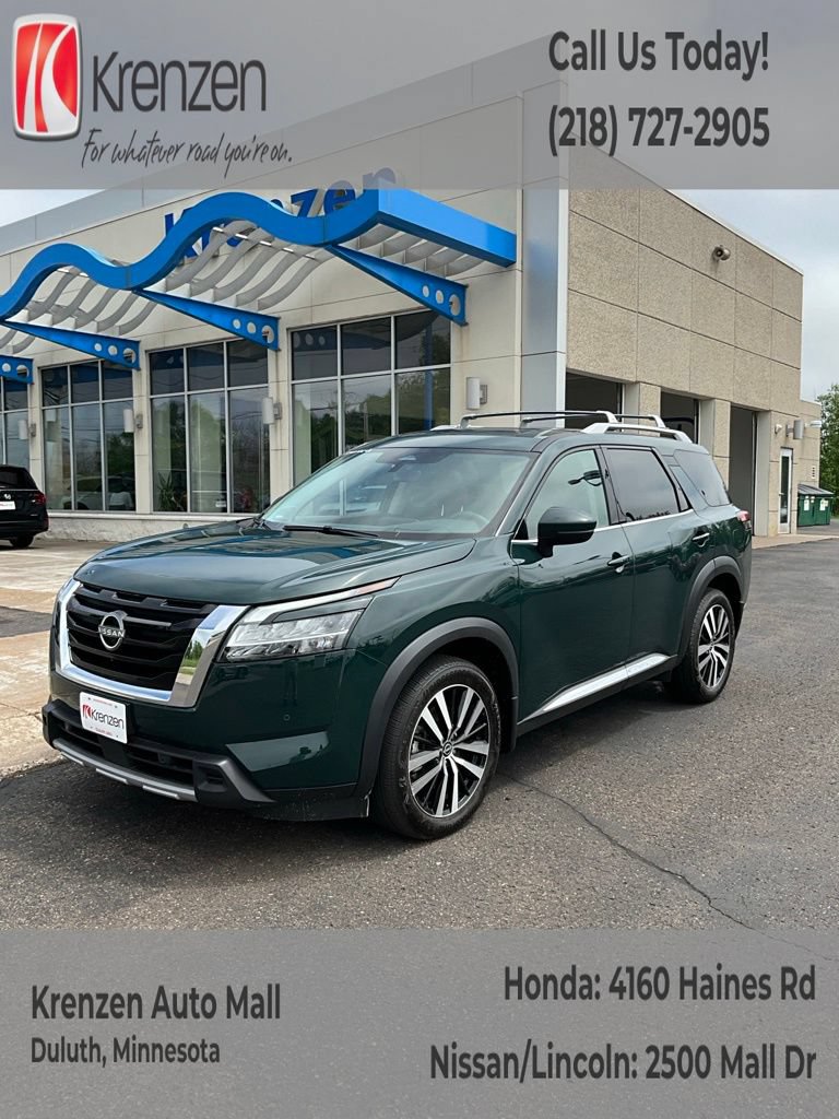 Used 2024 Nissan Pathfinder Platinum w/ Cargo Package