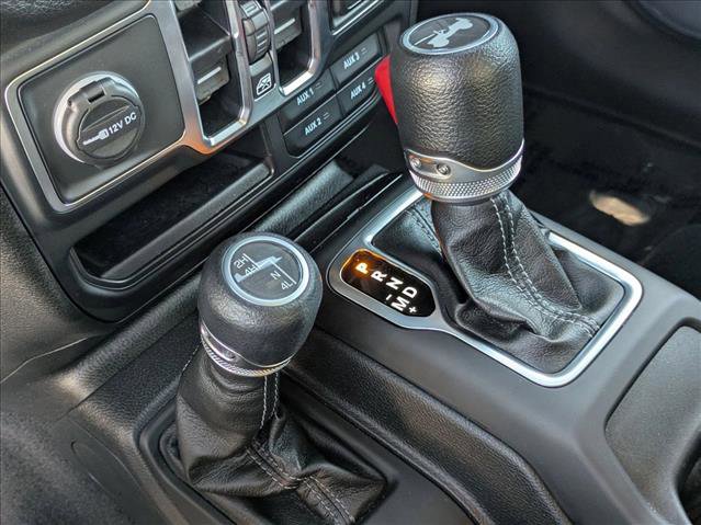 Used 2024 Jeep Wrangler Unlimited Sport AWD/4WD image 12