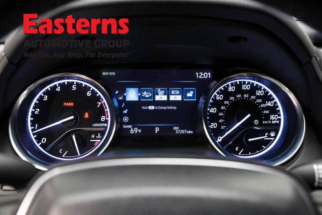 Used 2019 Toyota Camry XLE image 17