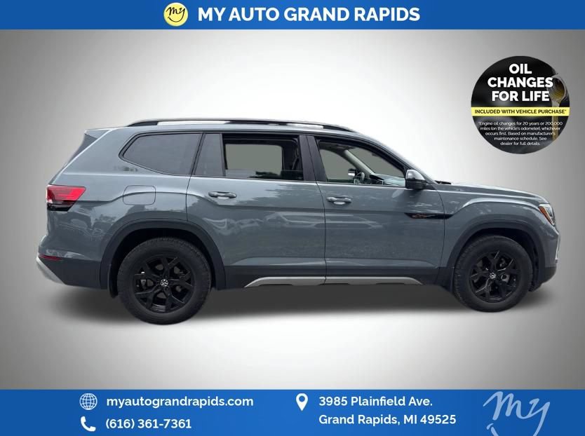 Used 2024 Volkswagen Atlas Peak Edition SEL AWD/4WD image 6