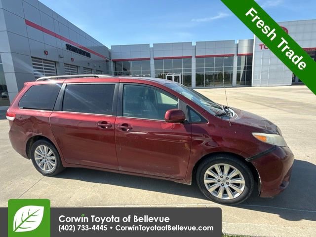 Used 2011 Toyota Sienna XLE AWD/4WD image 2