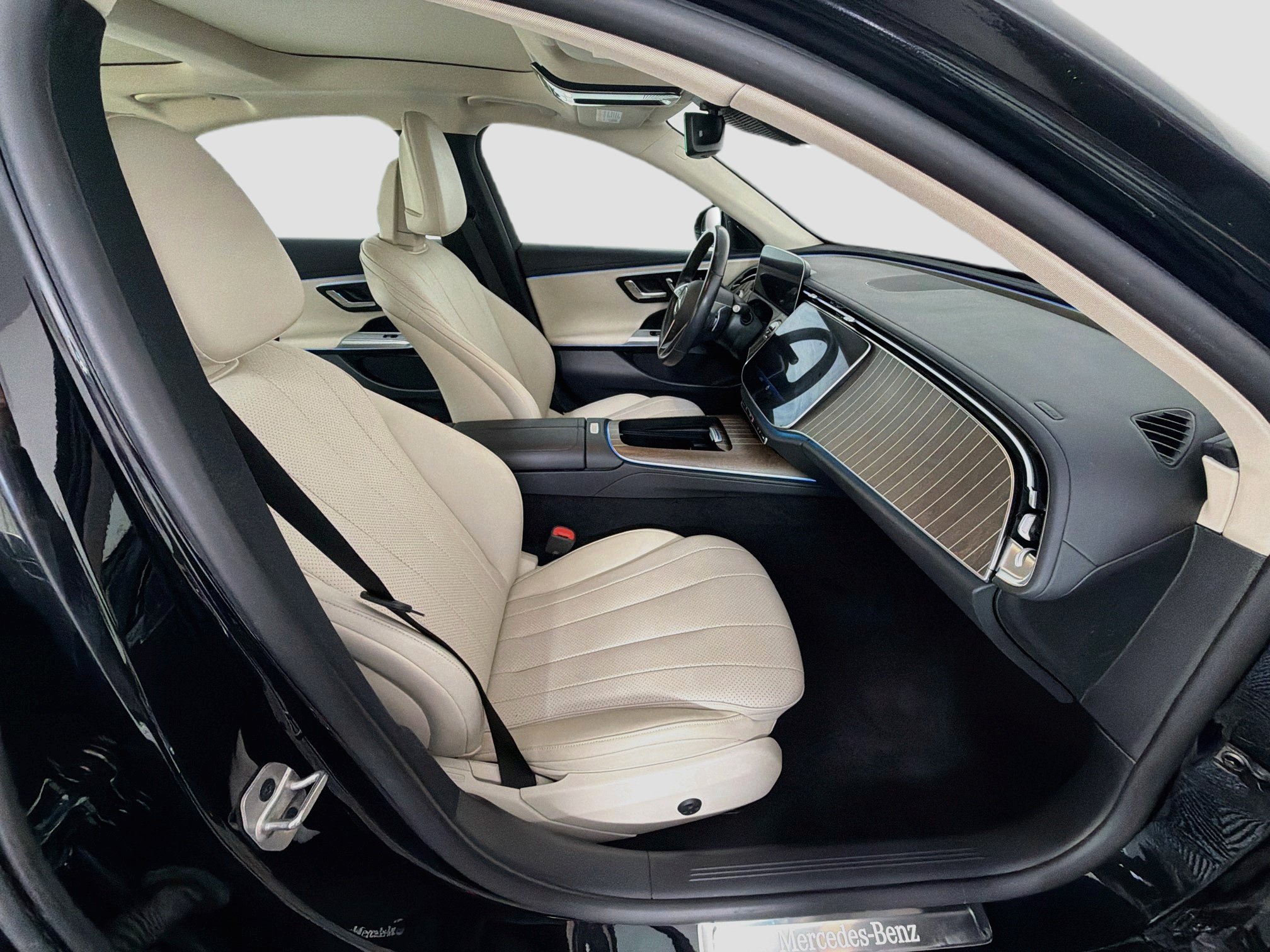 Used 2025 Mercedes-Benz E 350 Sedan w/ Winter Package image 34