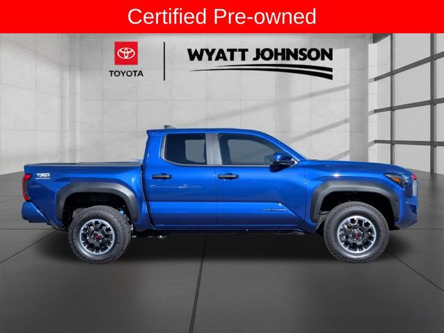 Used 2025 Toyota Tacoma TRD Off-Road AWD/4WD image 4