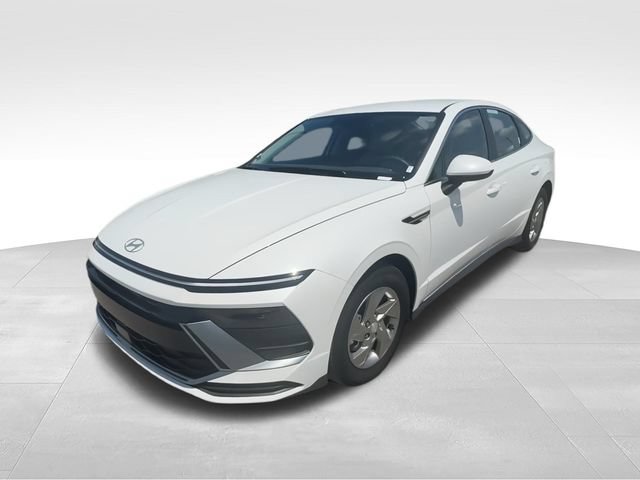 Used 2025 Hyundai Sonata SE FWD image 4