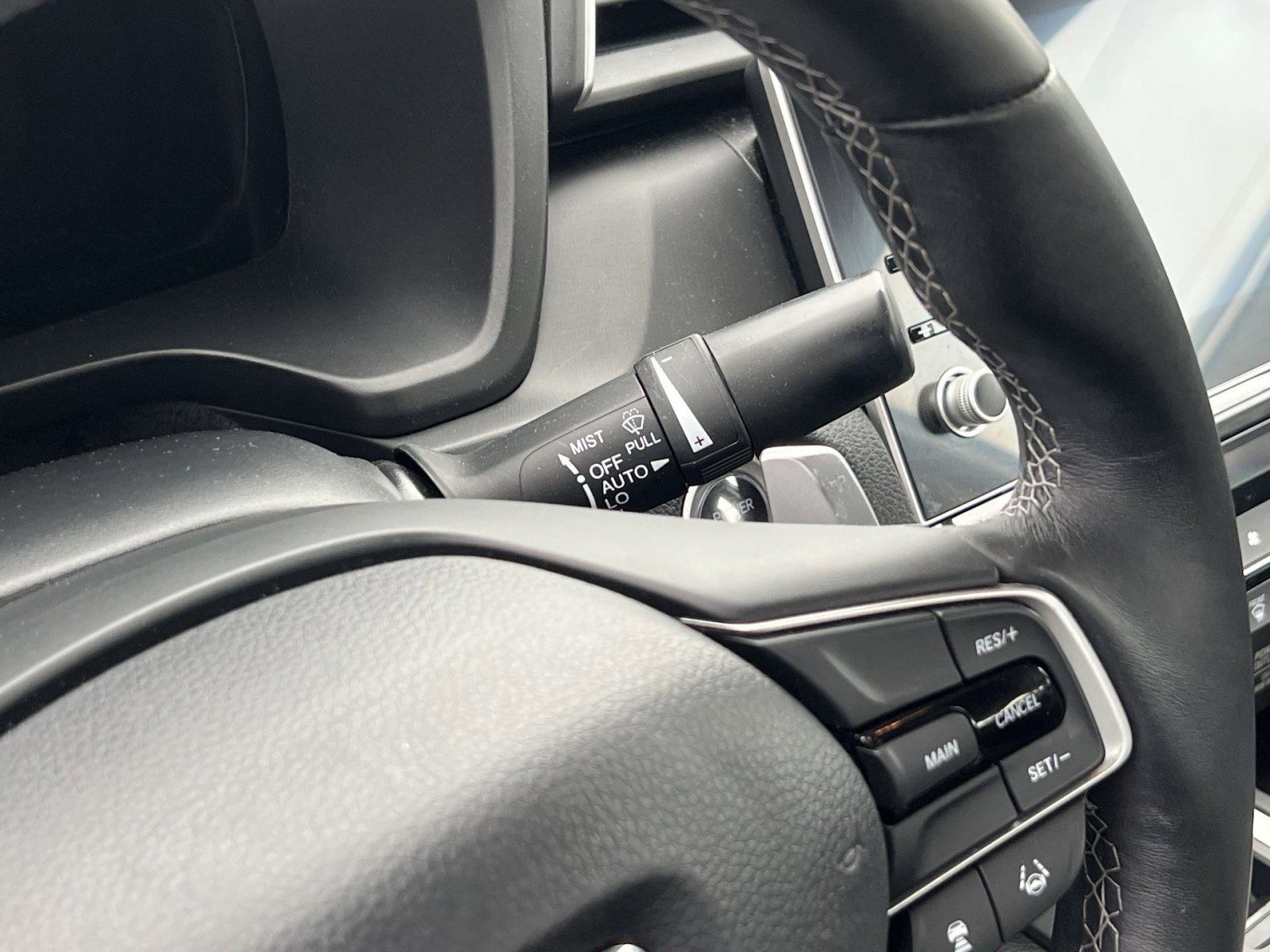 Used 2020 Honda Insight Touring image 31