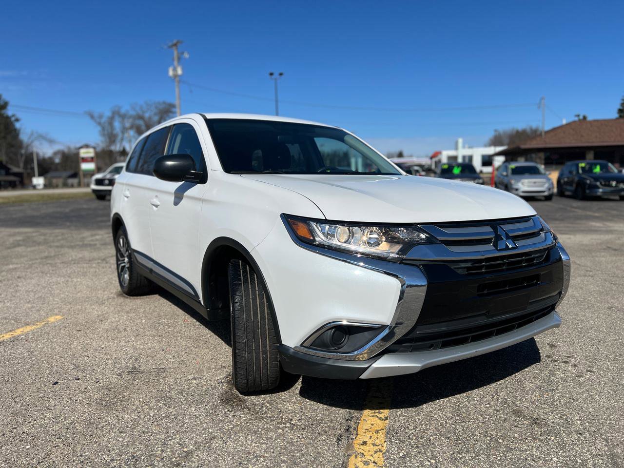 Used 2018 Mitsubishi Outlander ES image 12