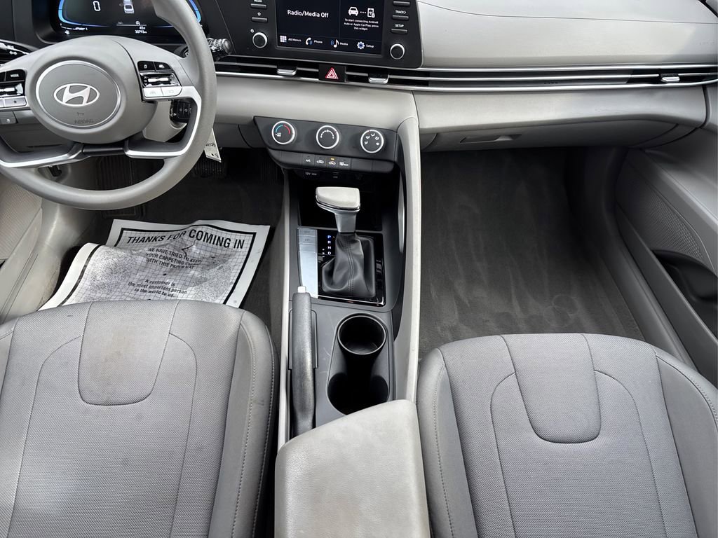 Certified 2024 Hyundai Elantra SE image 19
