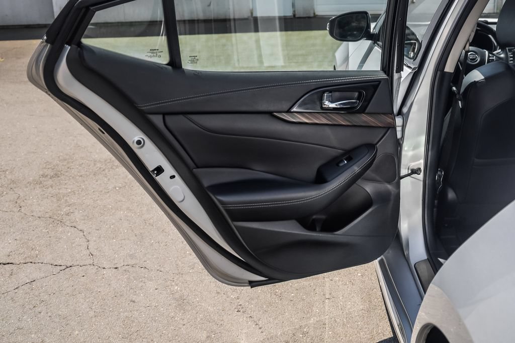 Used 2018 Nissan Maxima Platinum FWD image 20