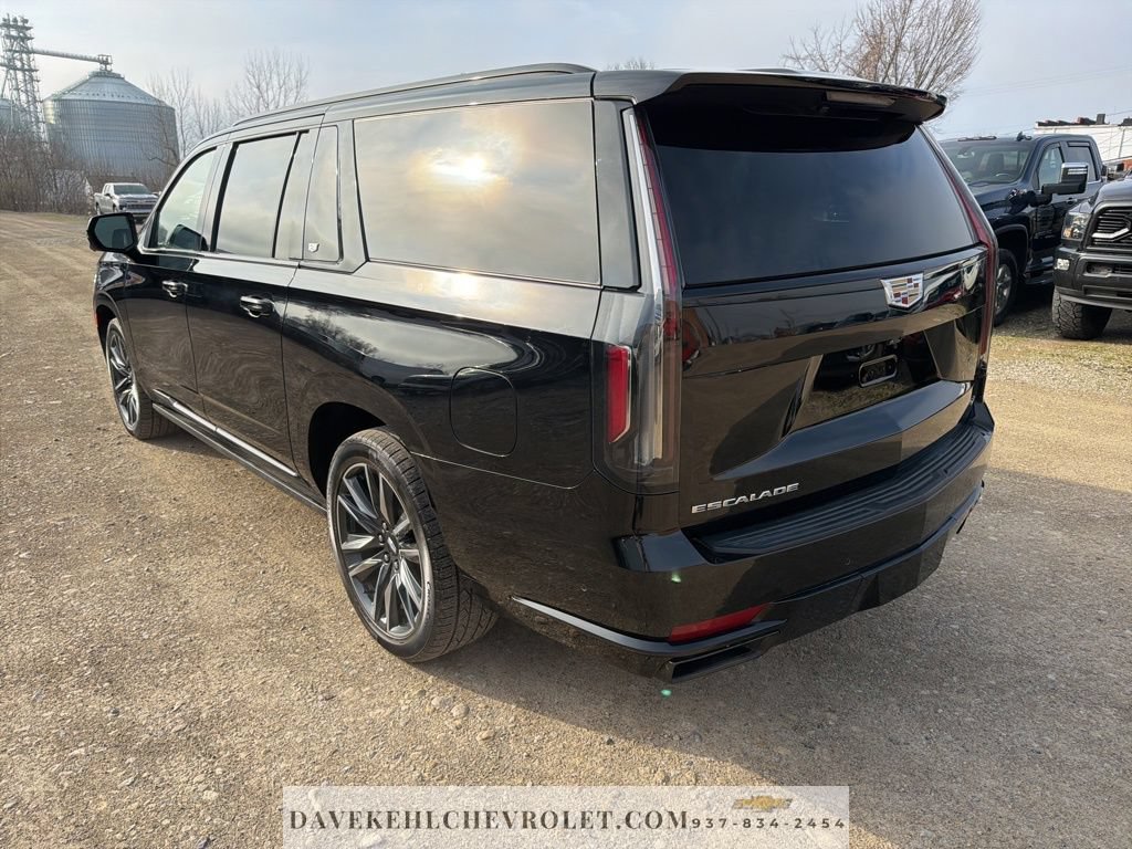 Used 2022 Cadillac Escalade ESV Sport w/ Touring Package AWD/4WD image 4