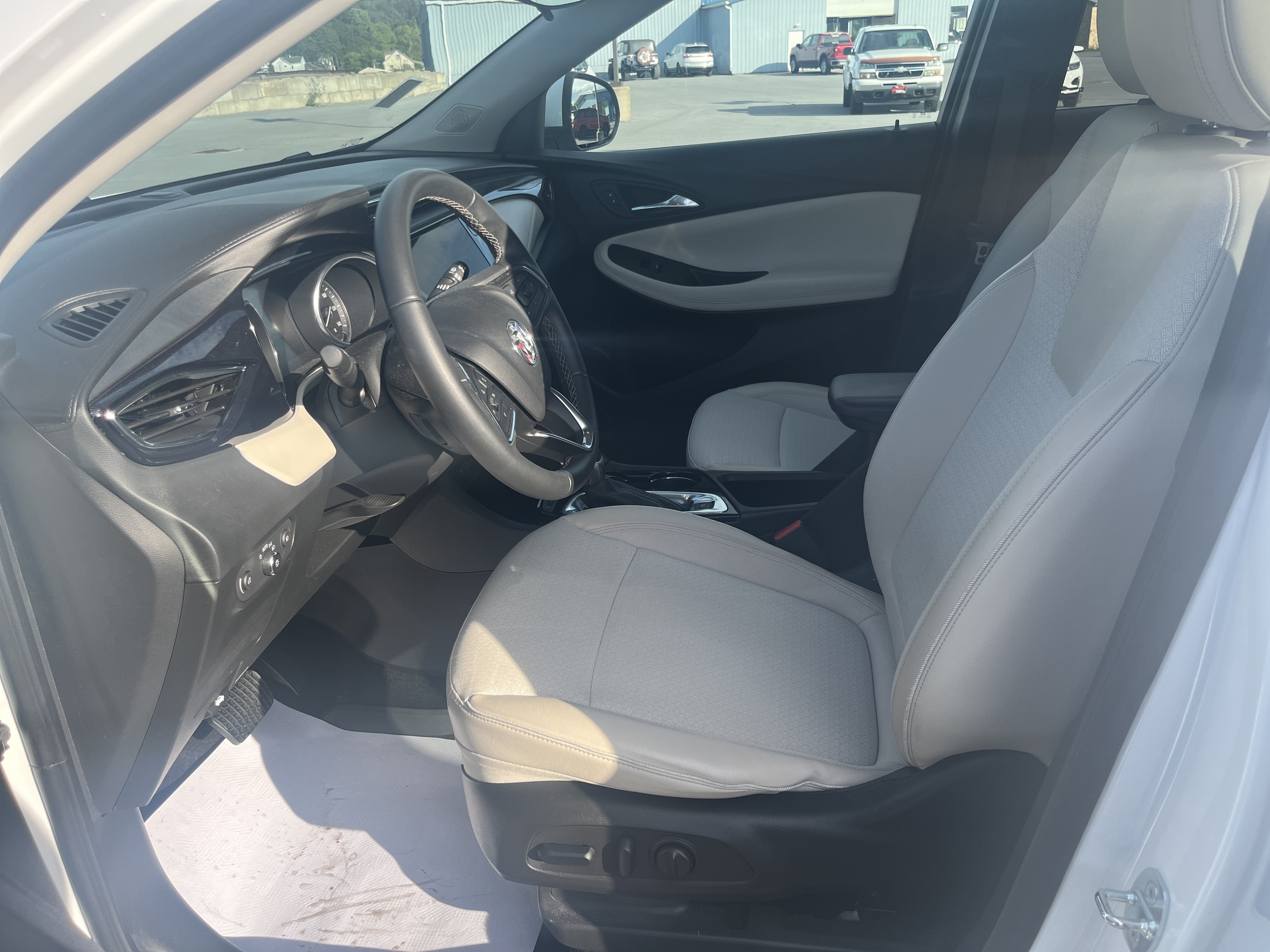 Used 2023 Buick Encore GX Select w/ Safety Package II AWD/4WD image 5