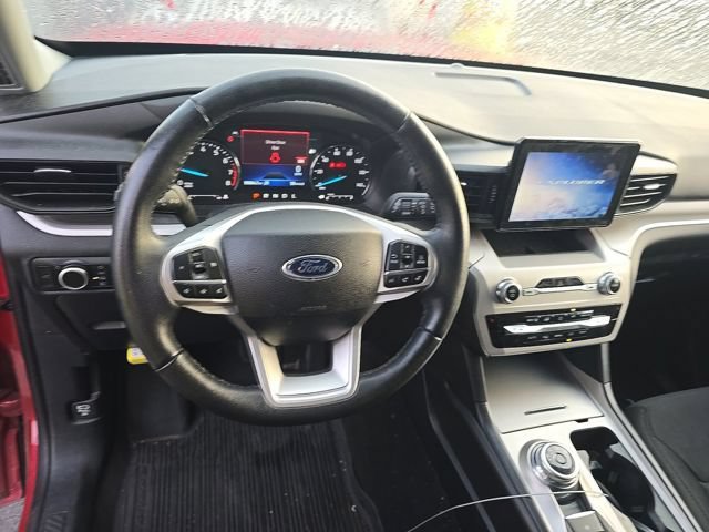 Used 2024 Ford Explorer XLT AWD/4WD image 10