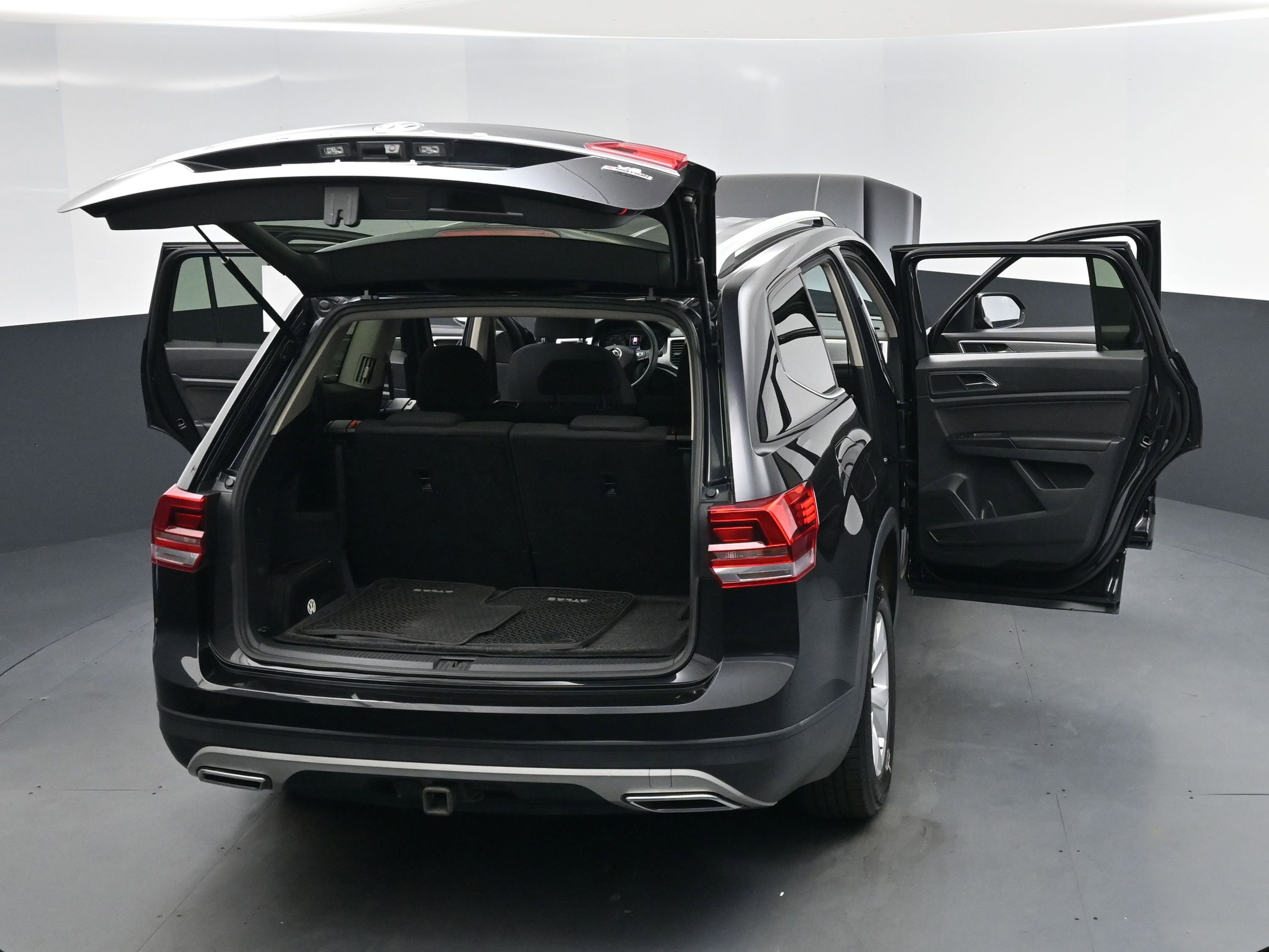 Used 2019 Volkswagen Atlas S w/ Towing Package image 16