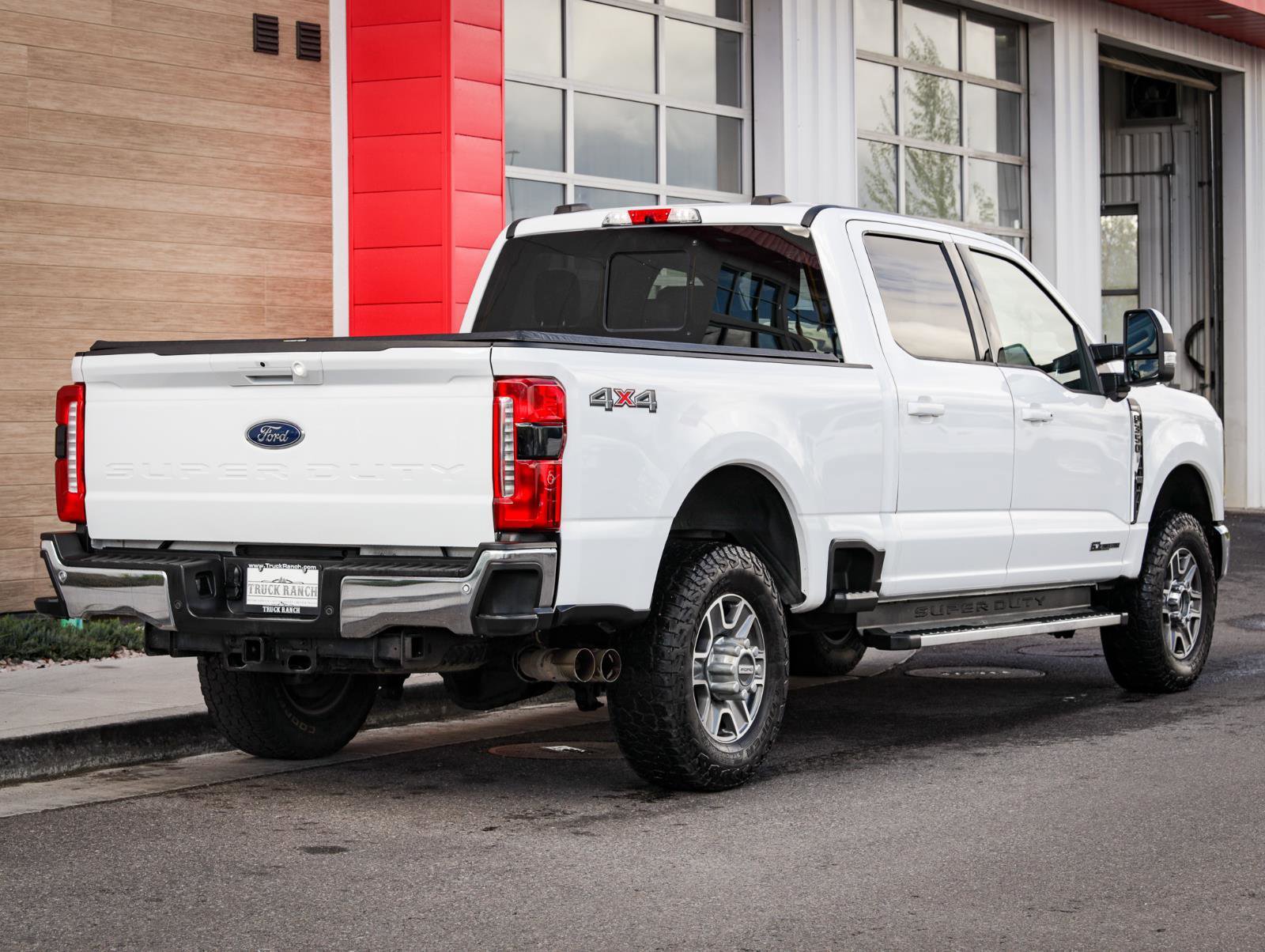 Used 2023 Ford F350 Lariat AWD/4WD image 3