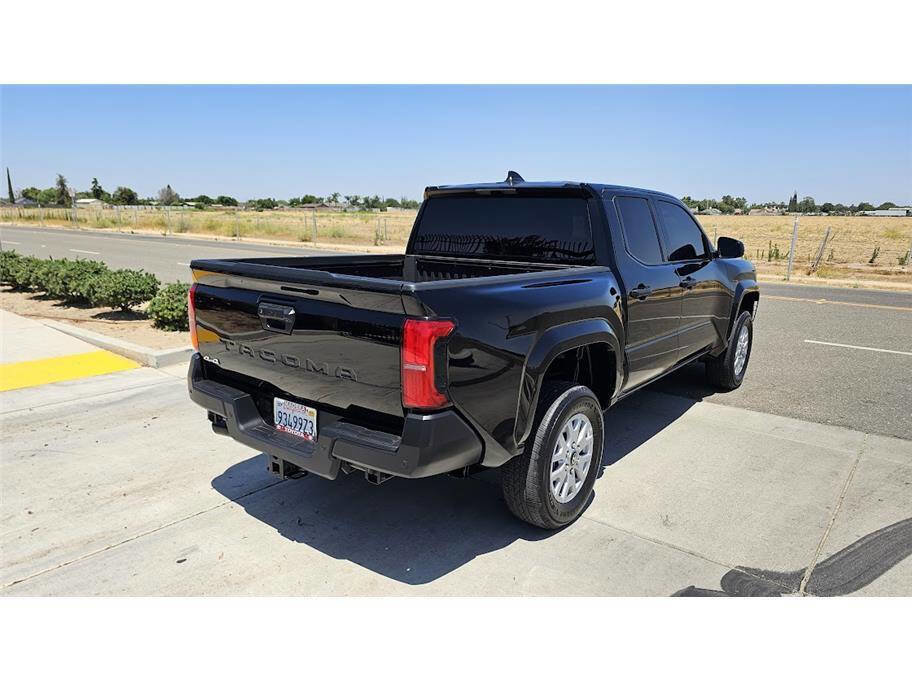 Used 2024 Toyota Tacoma SR image 5