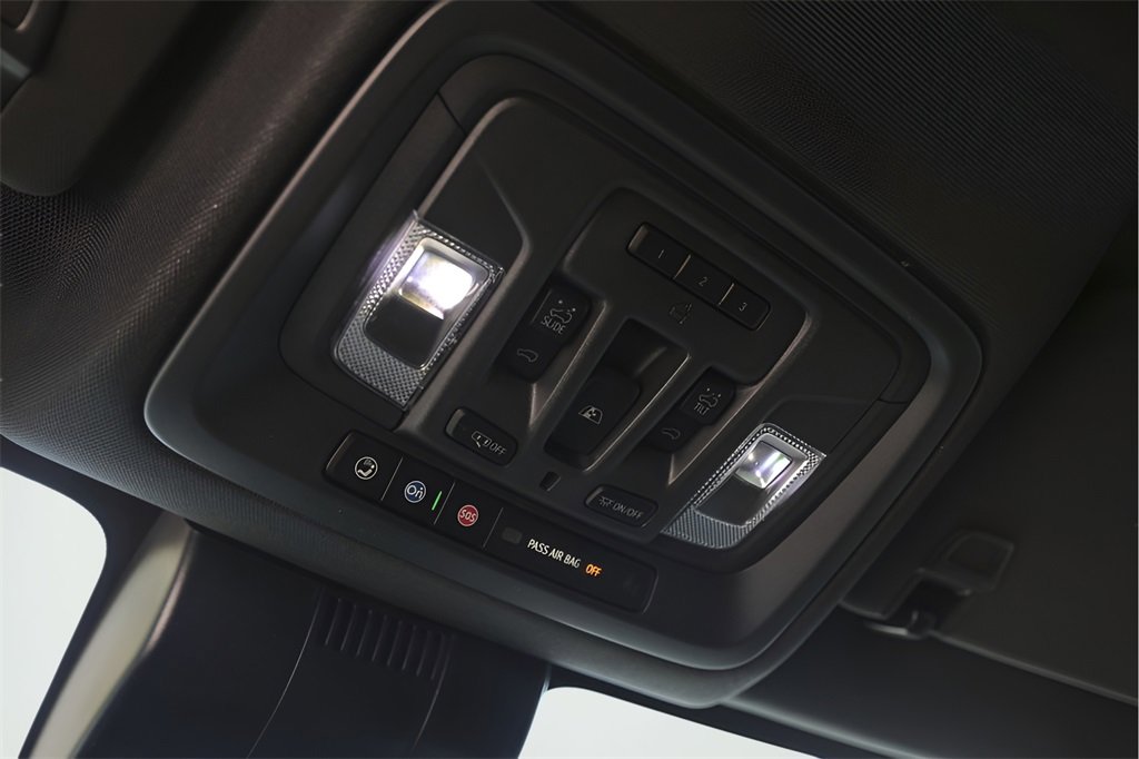 Used 2025 GMC Sierra 2500 AT4 w/ AT4 Premium Plus Package image 17