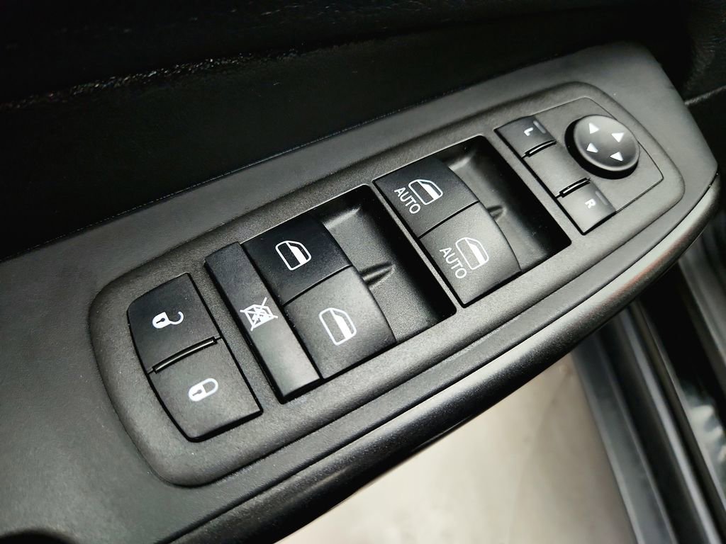 Used 2022 Jeep Cherokee Trailhawk w/ Trailer Tow Group image 24