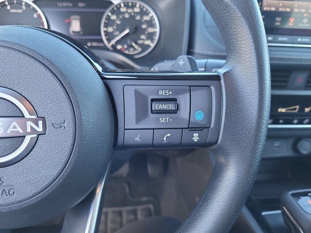 Used 2023 Nissan Rogue SV image 19