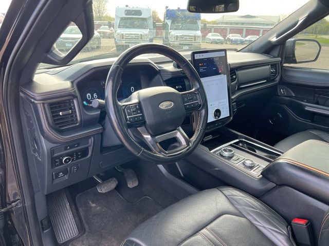 Used 2024 Ford Expedition Platinum AWD/4WD image 8