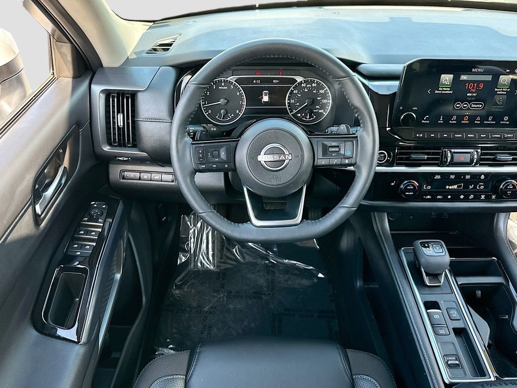 Used 2023 Nissan Pathfinder SL FWD image 22
