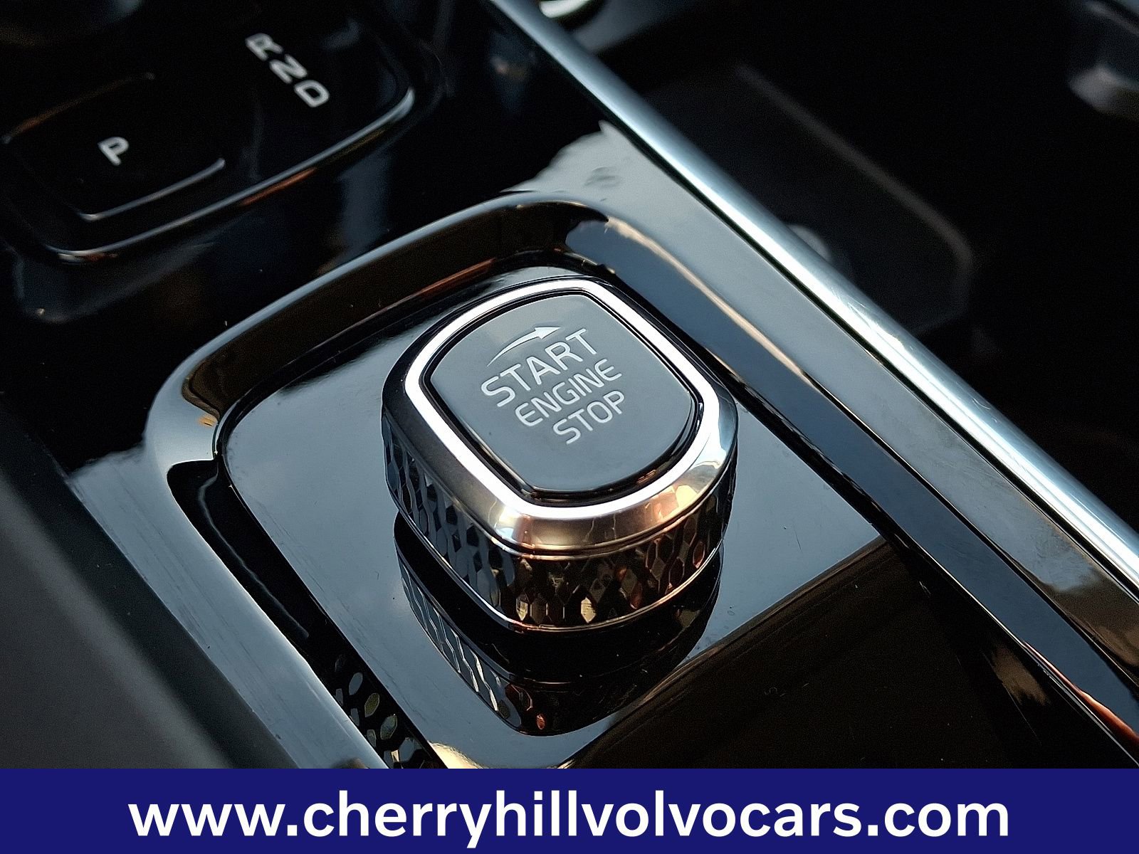 Certified 2025 Volvo XC60 B5 Plus image 24