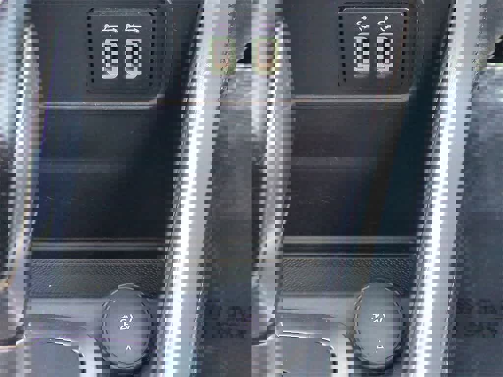 Used 2018 Ford EcoSport Titanium image 31