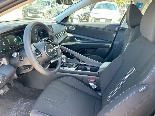 New 2026 Hyundai Elantra Hybrid FWD image 12