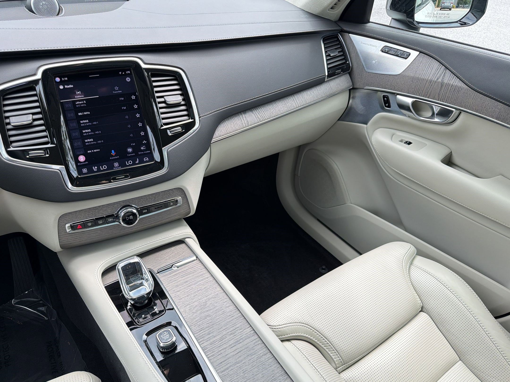 Certified 2023 Volvo XC90 T8 Ultimate w/ Lounge Package AWD/4WD image 27
