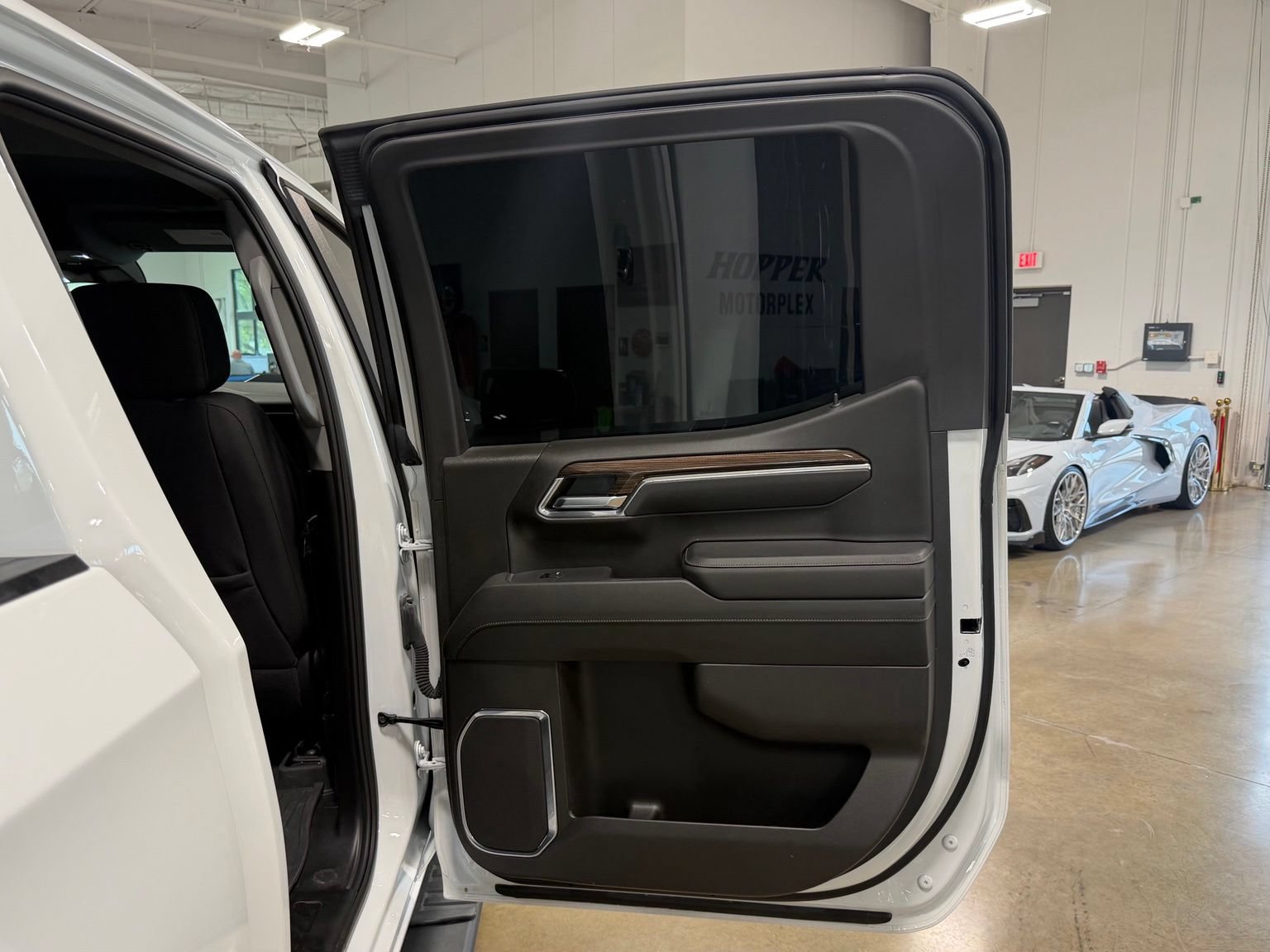 Used 2024 Chevrolet Silverado 1500 LT Trail Boss w/ Convenience Package II AWD/4WD image 29