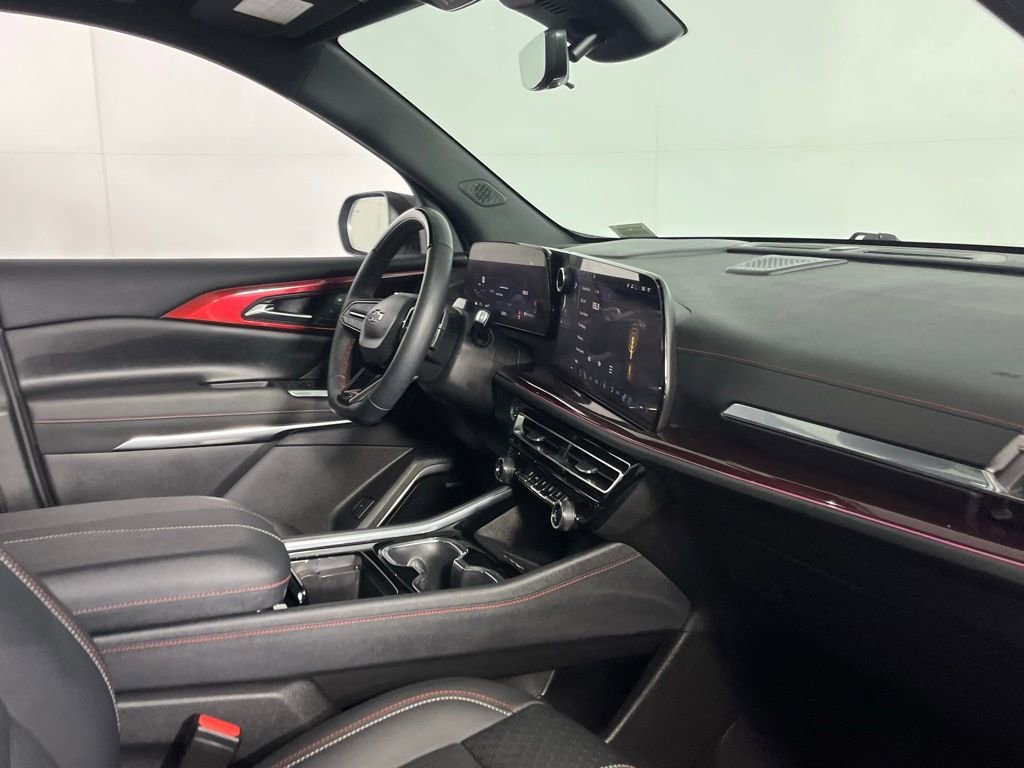 Used 2024 Chevrolet Traverse RS image 35