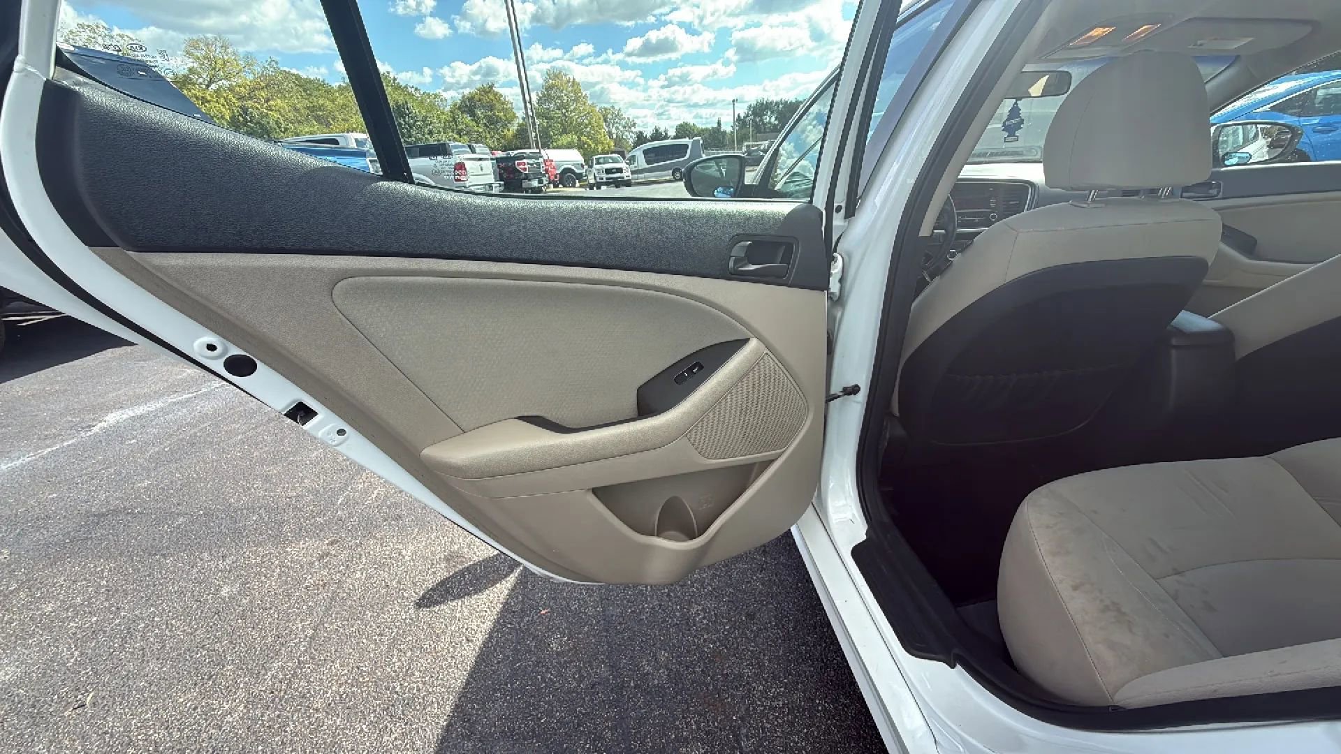 Used 2015 Kia Optima LX image 11