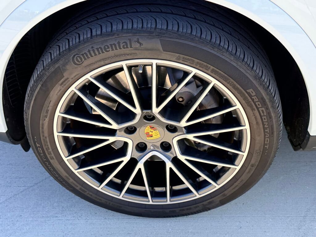 Used 2021 Porsche Cayenne image 16