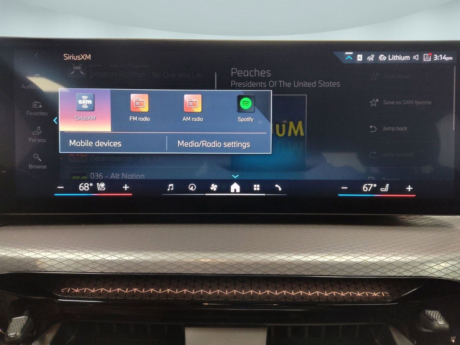 Used 2025 BMW 330i xDrive Sedan w/ Convenience Package image 19