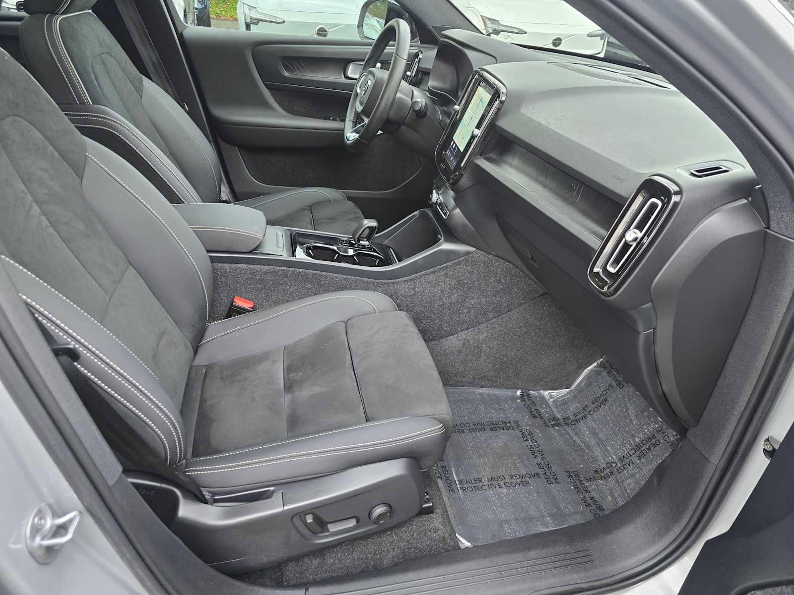 Certified 2023 Volvo C40 P8 Recharge Ultimate image 11