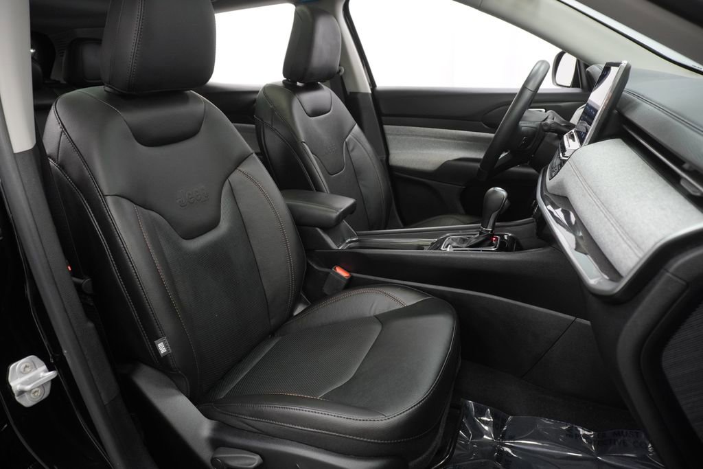 Certified 2022 Jeep Compass Latitude w/ Sun and Sound Group image 47