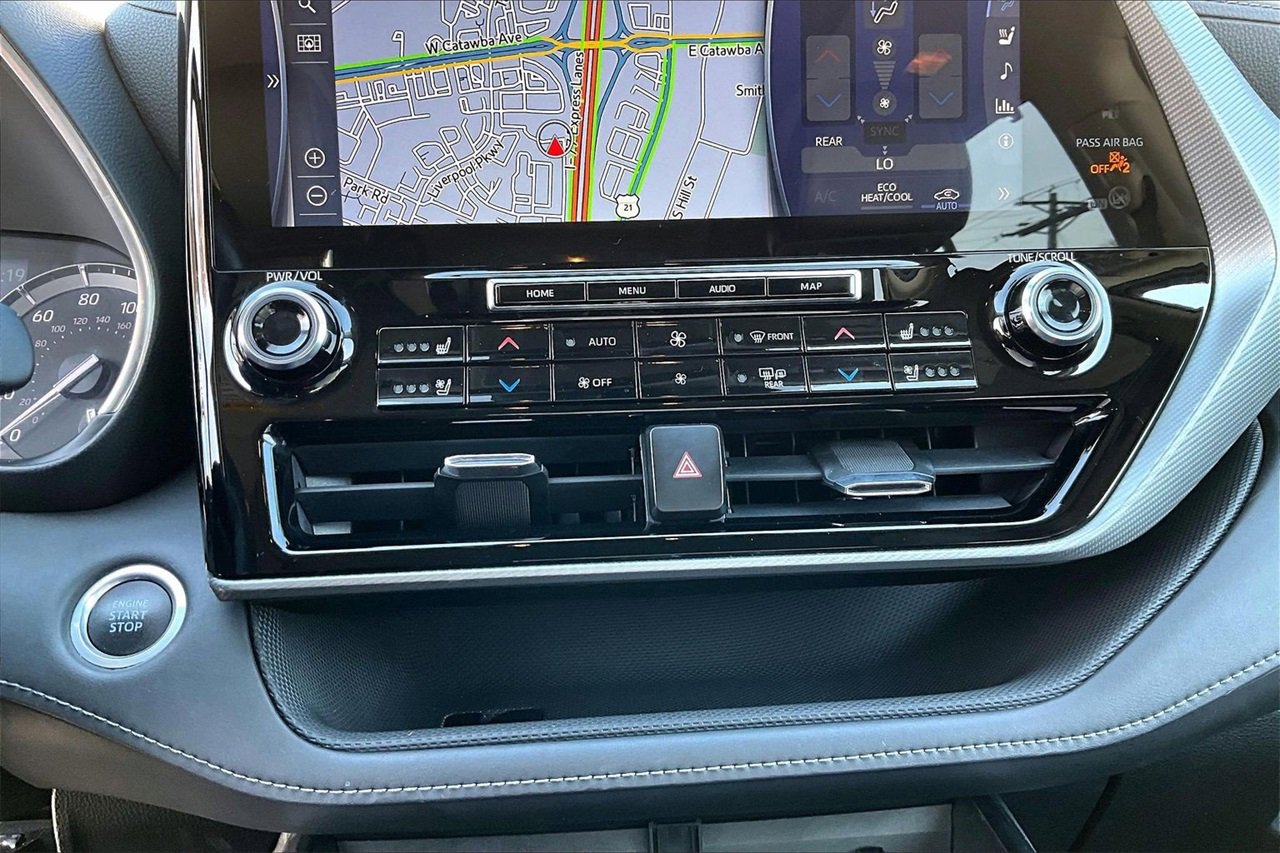 Used 2021 Toyota Highlander Platinum image 18