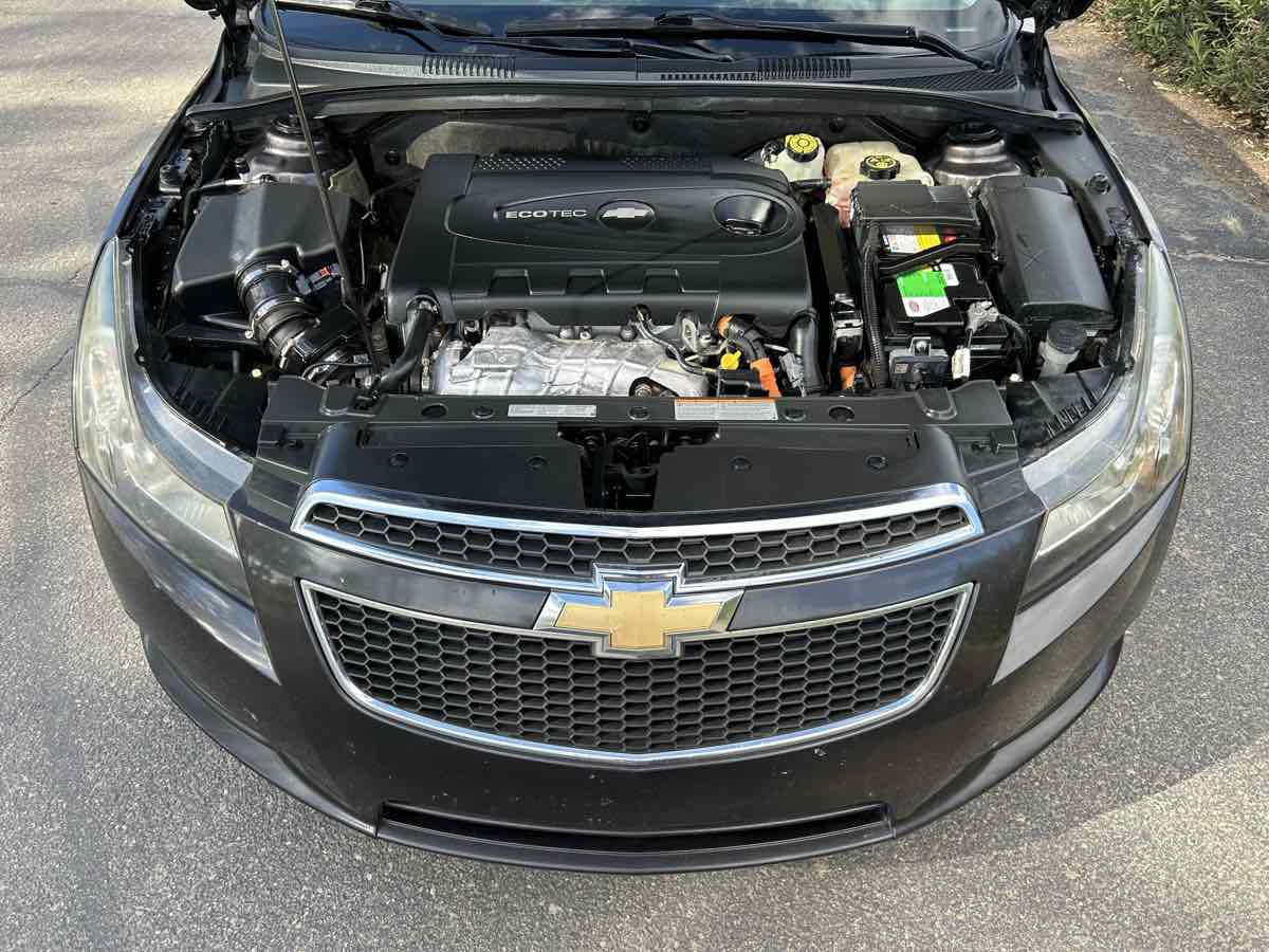 Used 2014 Chevrolet Cruze Diesel FWD image 30
