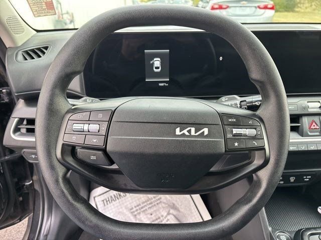 Used 2025 Kia K4 LXS image 15