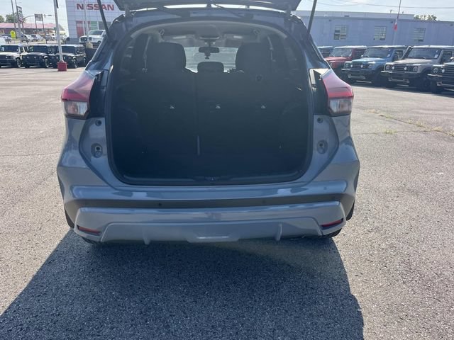 Used 2022 Nissan Kicks SR FWD image 12