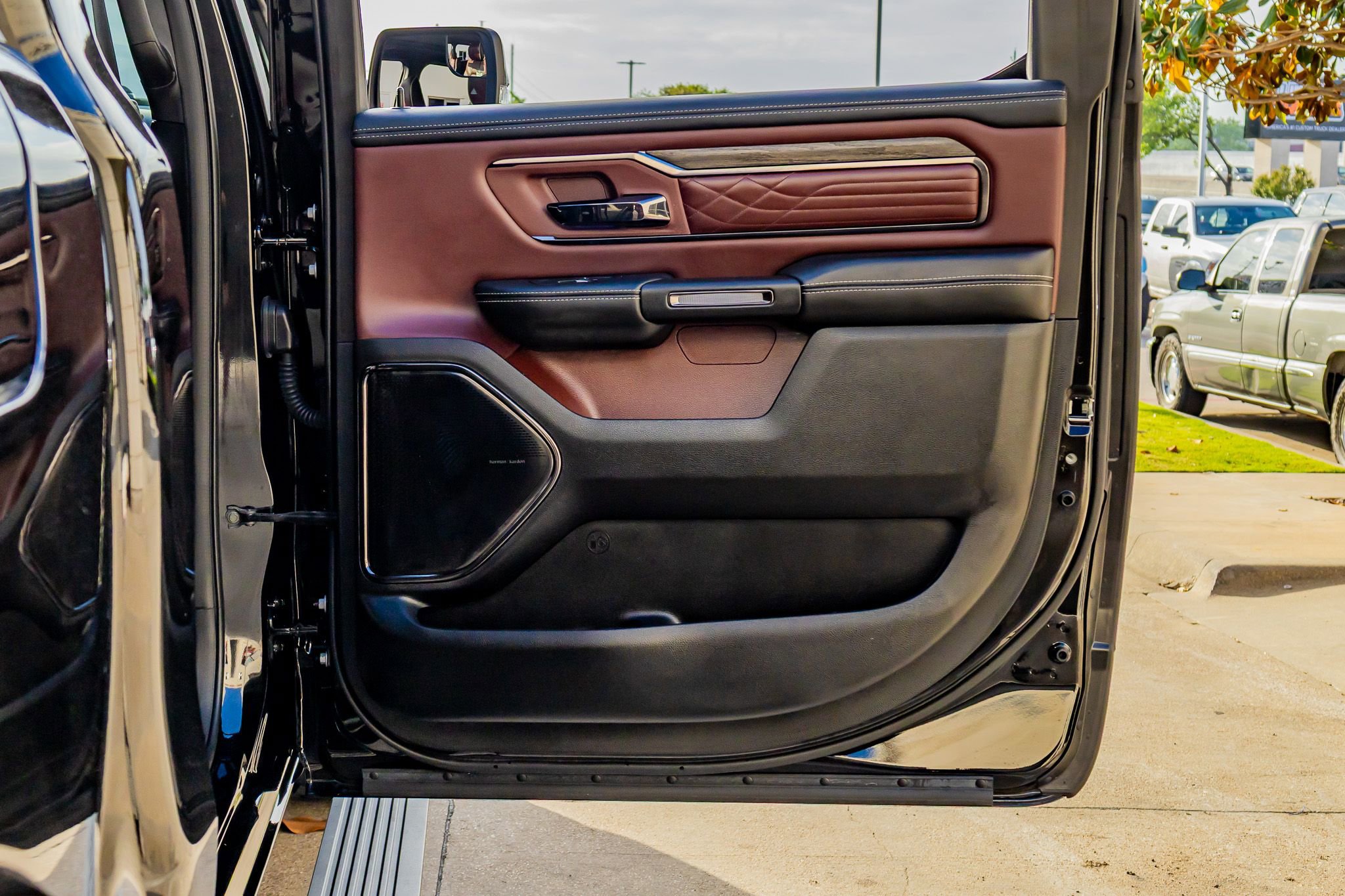 Used 2025 RAM 1500 Limited image 39