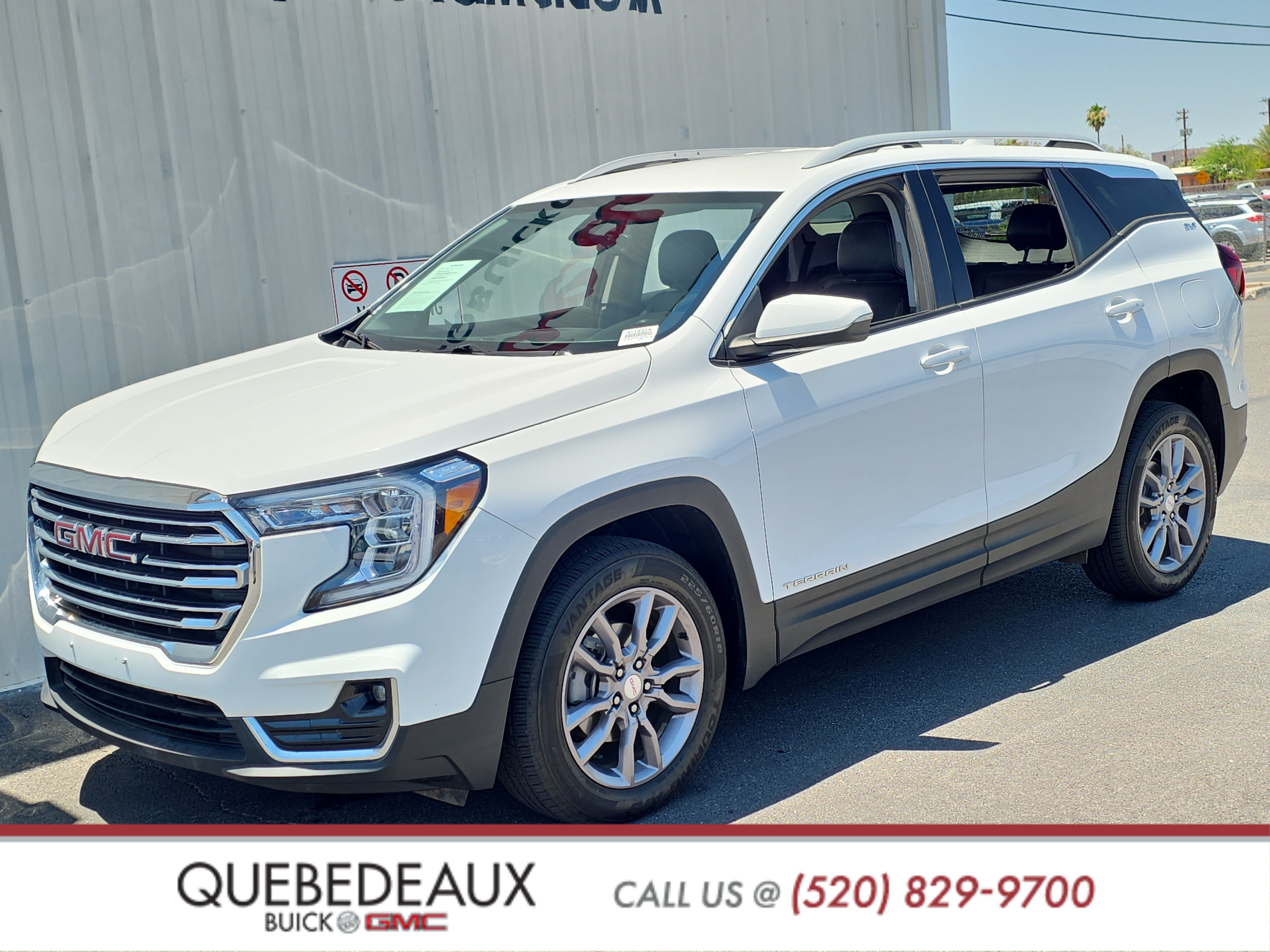 Used 2023 GMC Terrain SLT AWD/4WD image 3