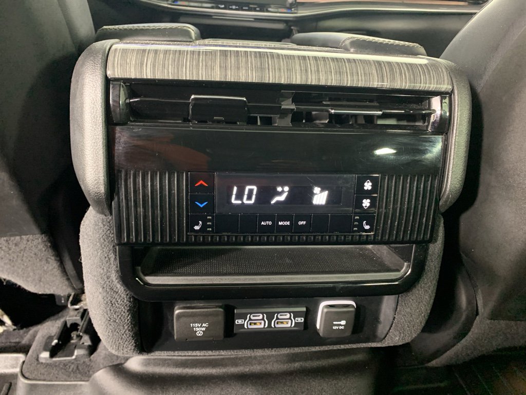 Used 2022 Jeep Wagoneer Series III w/ Premium Group I image 34