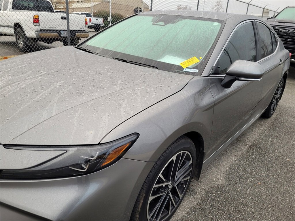 Used 2025 Toyota Camry XLE image 10