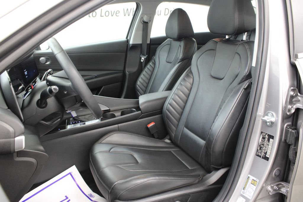 Used 2024 Hyundai Elantra Limited FWD image 16