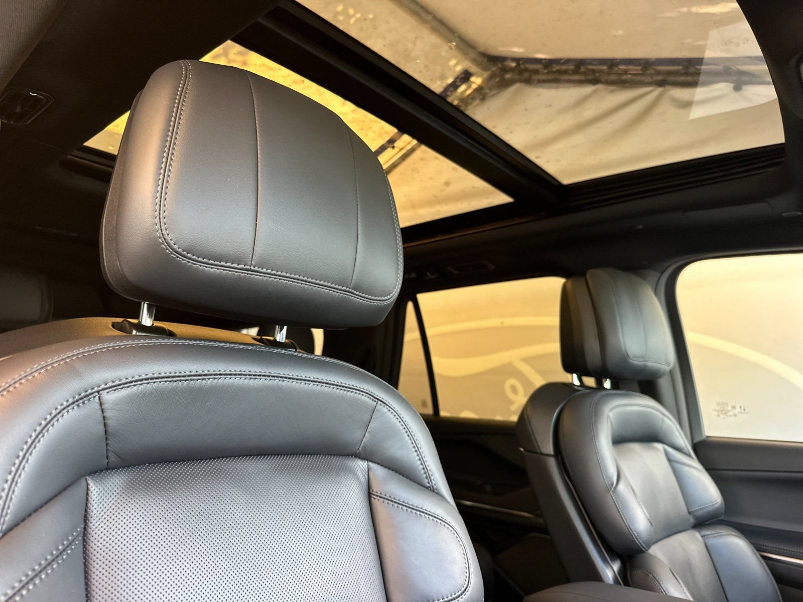 New 2027 Lincoln Navigator L Reserve w/ Jet Appearance Package AWD/4WD image 17