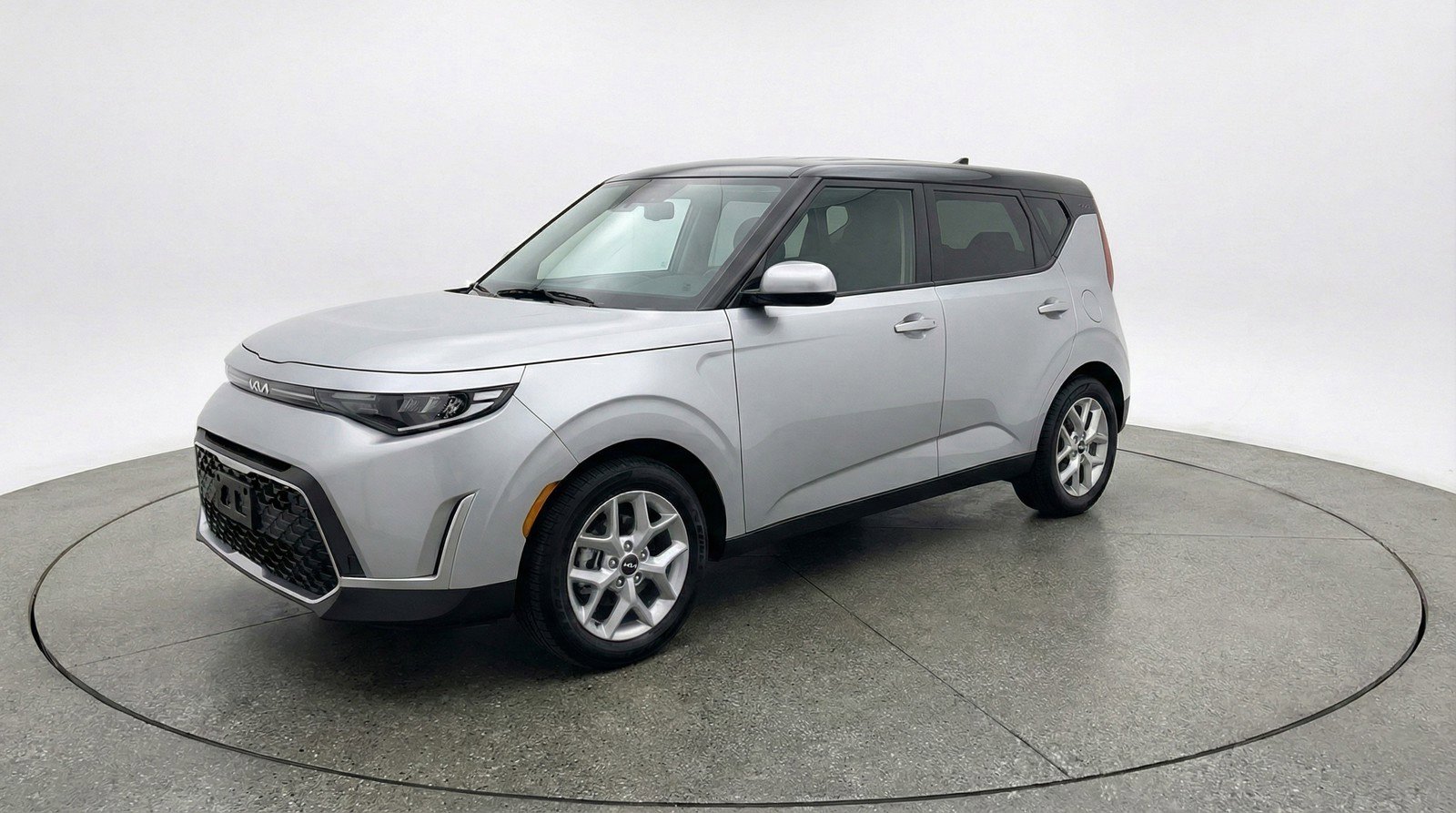 Used 2025 Kia Soul LX w/ LX Technology Package image 3