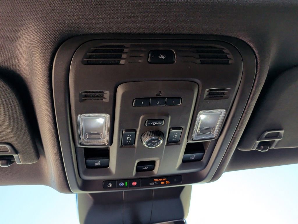 Used 2023 Cadillac Escalade Premium Luxury w/ LPO, Radiant Package image 22