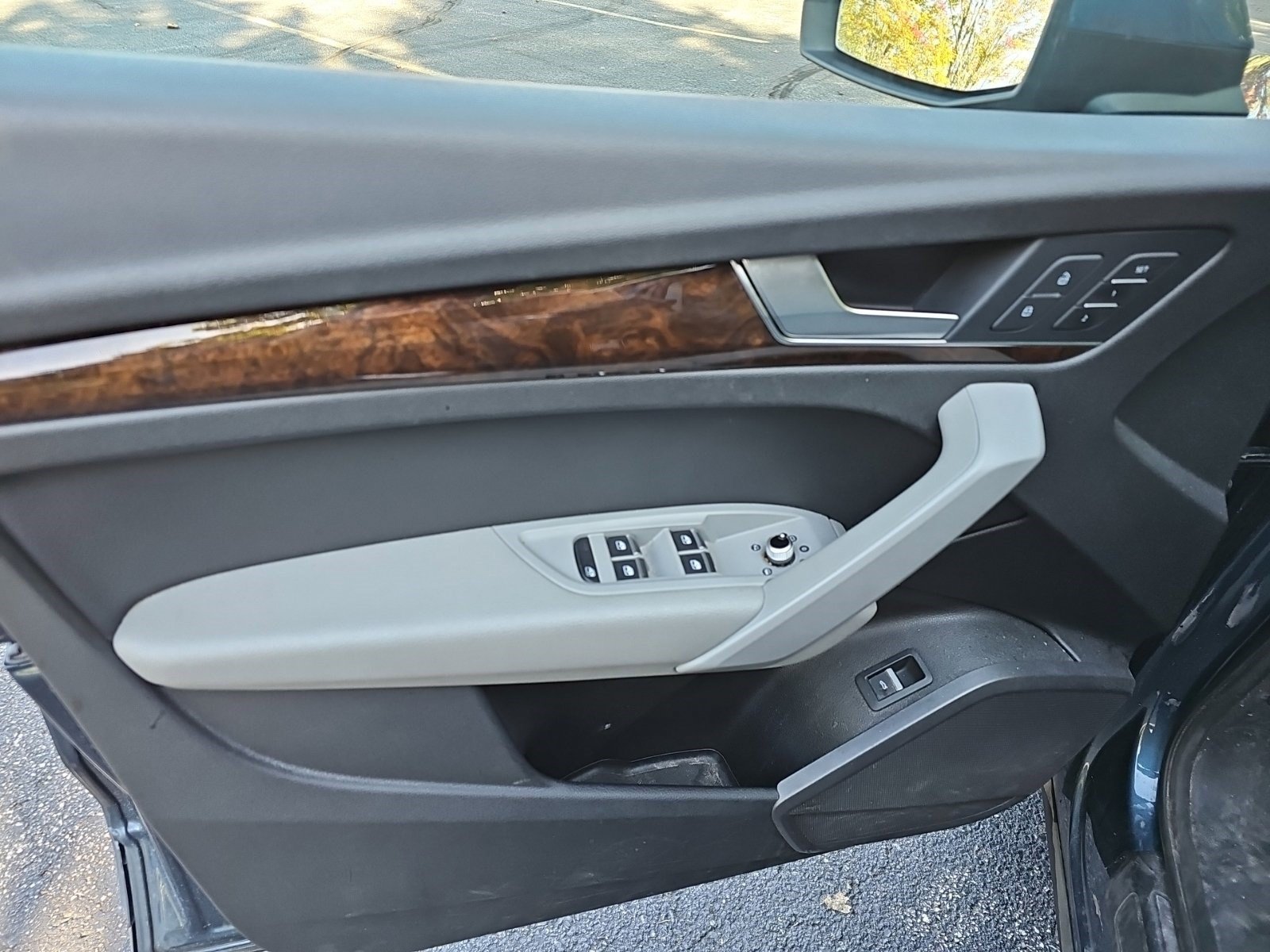 Used 2018 Audi Q5 2.0T Premium w/ Convenience Package AWD/4WD image 19