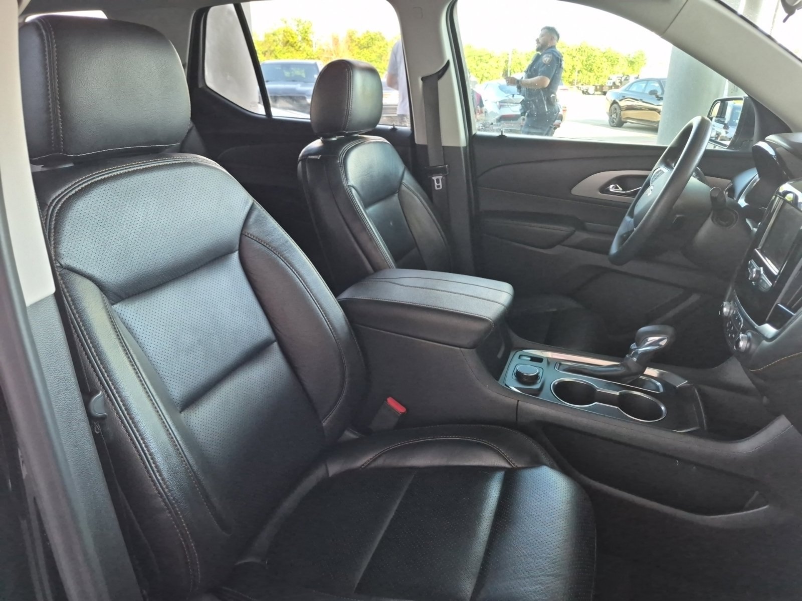 Used 2021 Chevrolet Traverse LS FWD image 6